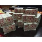 100%纯正泰国金箔3cm x3cm 贴金（1包10片庄）金箔 佛像，招财、人缘、去霉运、提升磁场、好运 可食用级别 1包10片庄 Thailand 100％Thai gold leaf 10pcs per pack - Image 5